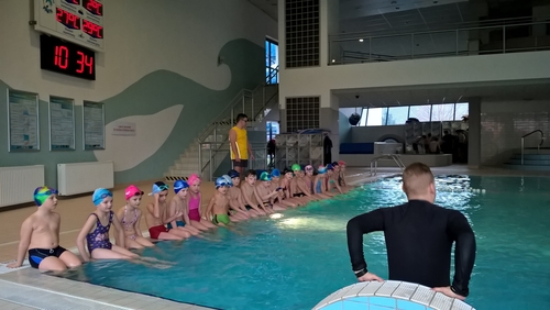Nauka pływania oraz zajęcia z gimnastyki korekcyjnej